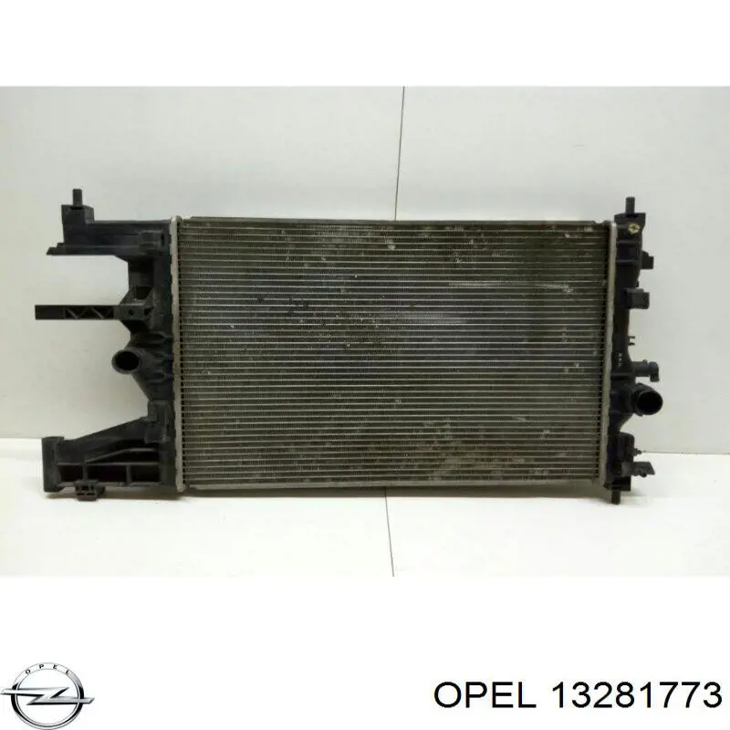 Radiador de esfriamento de motor Opel 13281773 preço, a partir de 103,73 USD