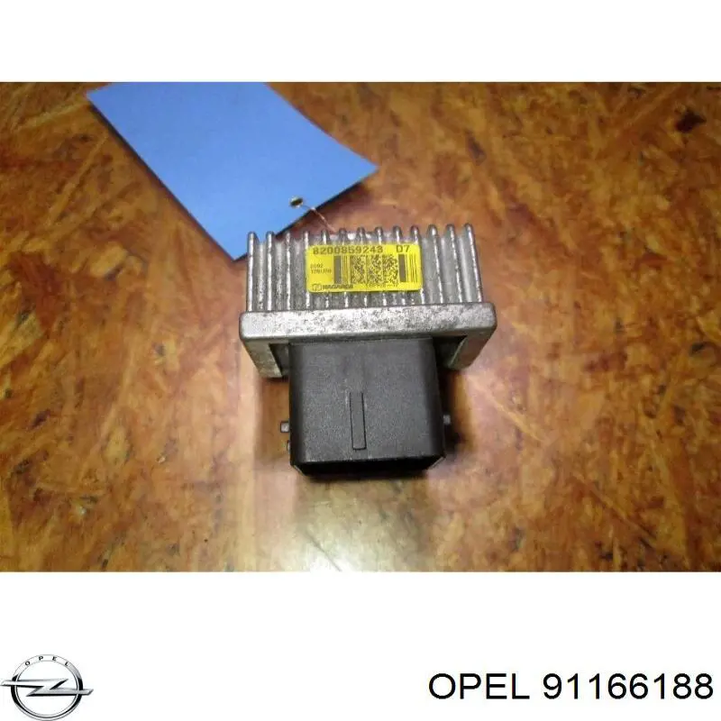  Motor acionador de abertura do alcapão de tanque Opel Vivaro A сaixa (F7) (2001 - 2014) A