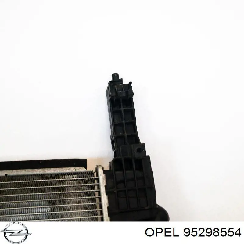 Compre 95298554 Opel Radiador de esfriamento de motor