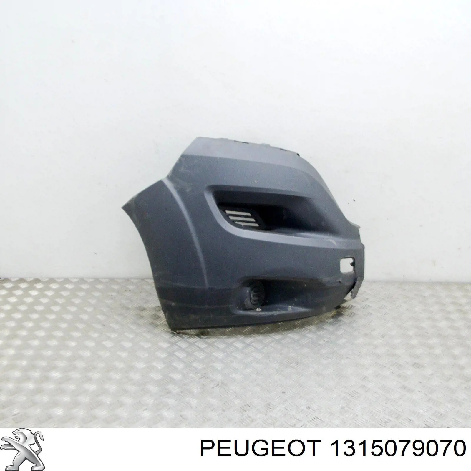 Pára-choque dianteiro, parte direita 1315079070 Peugeot/Citroen