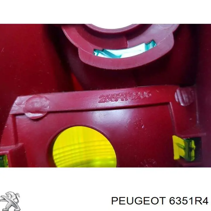 6351R4 Peugeot/Citroen Lanterna traseira direita