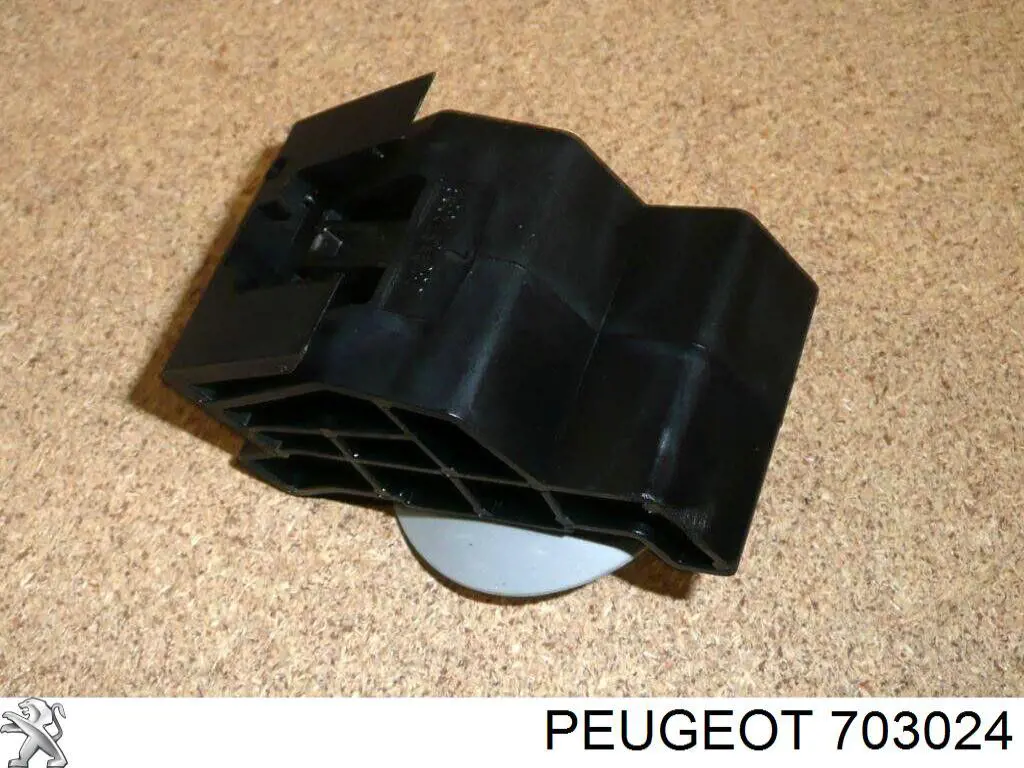 Compre 703024 Peugeot/Citroen Cápsula (prendedor) de fixação de placas sobrepostas do acesso