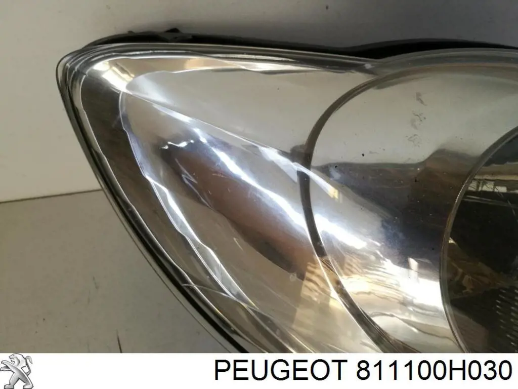 Compre 811100H030 Peugeot/Citroen Luz direita