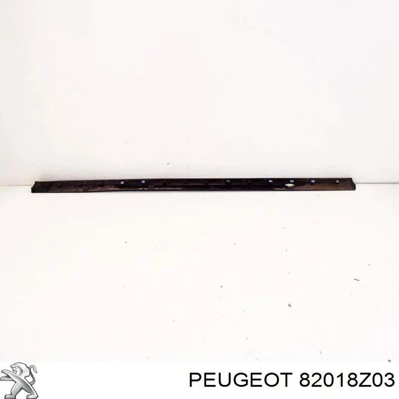 Compre 82018Z03 Peugeot/Citroen Placa sobreposta (moldura) externa esquerda de acesso