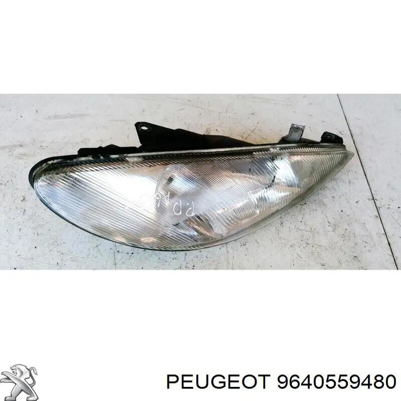 9640559480 Peugeot/Citroen Luz direita