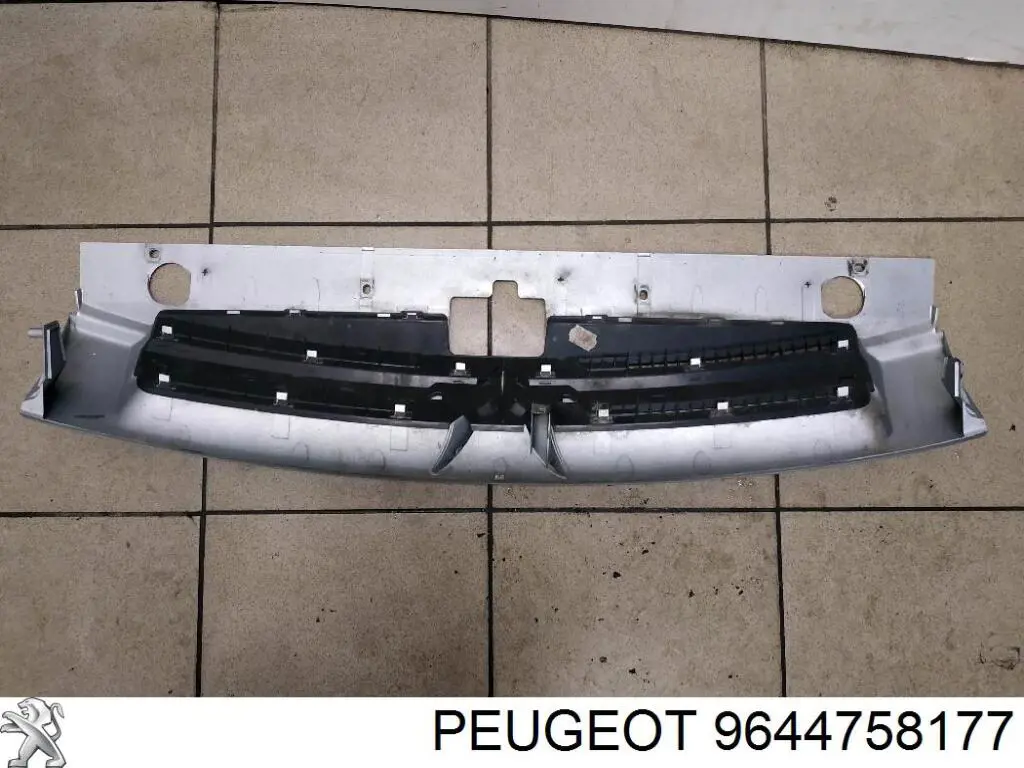9644758177 Peugeot/Citroen Grelha do radiador