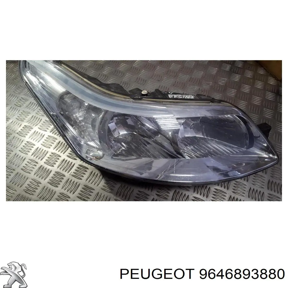 9646893880 Peugeot/Citroen Luz direita