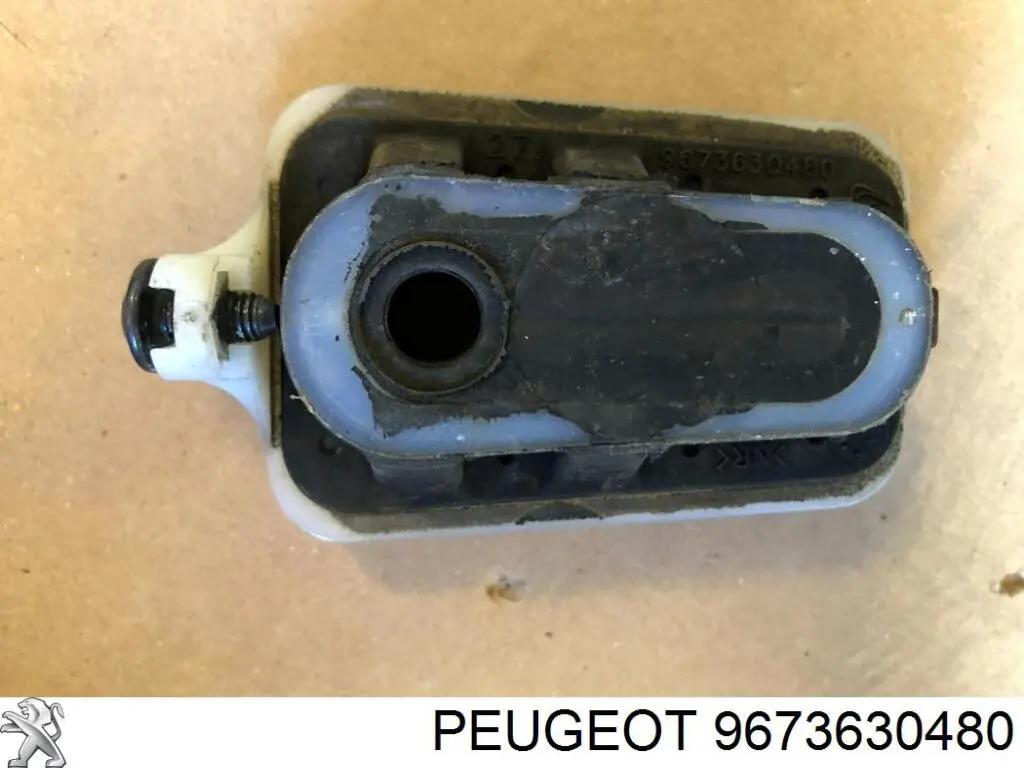 9673630480 Peugeot/Citroen Coxim inferior do radiador