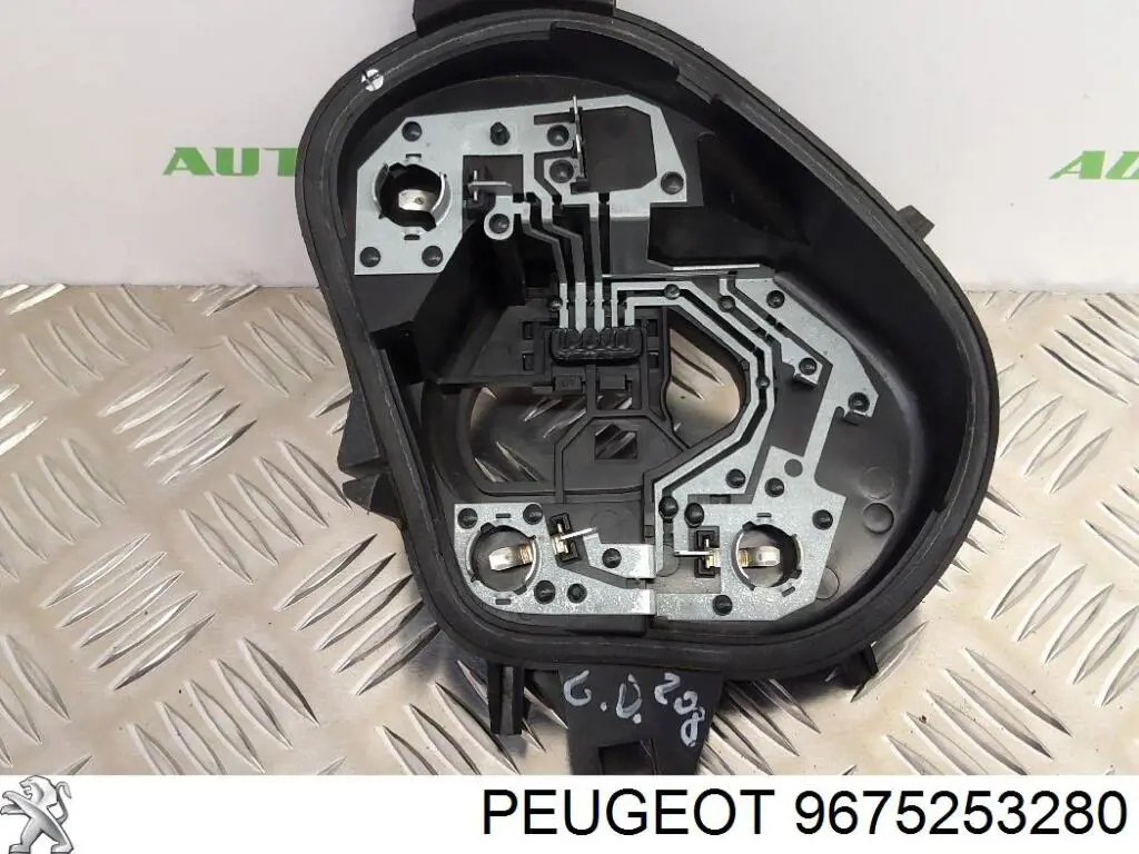 Conduto de ar (defletor) esquerdo do radiador Peugeot/Citroen 9675253280 preço, a partir de 53,40 USD