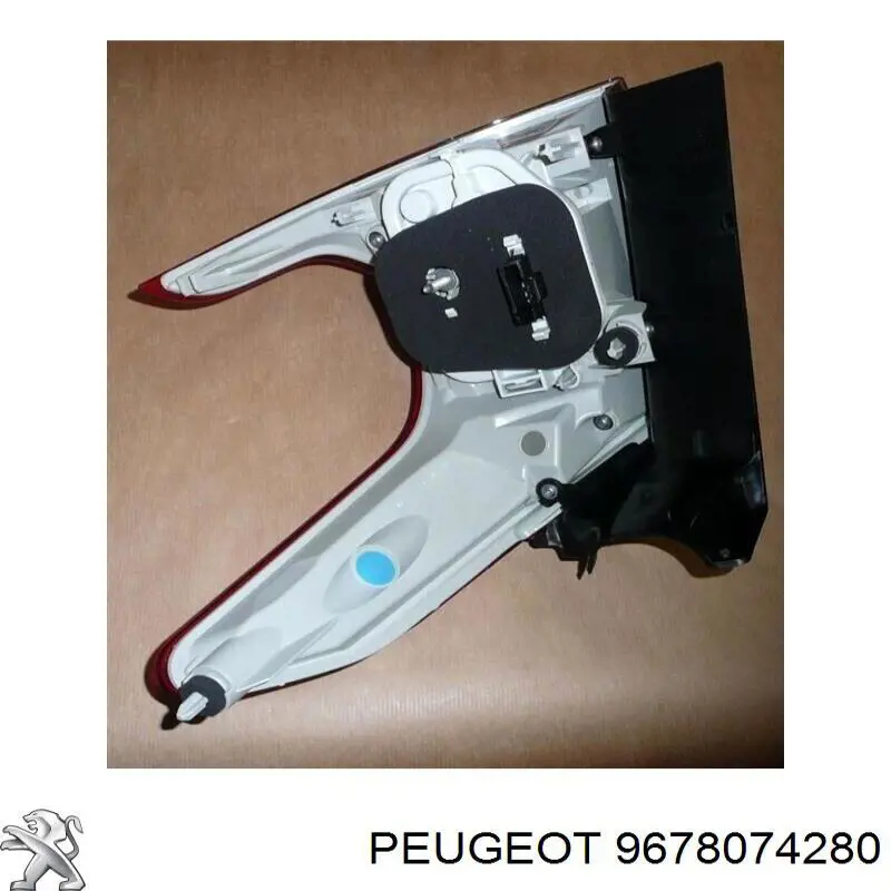 Lanterna traseira esquerda externa 9678074280 Peugeot/Citroen