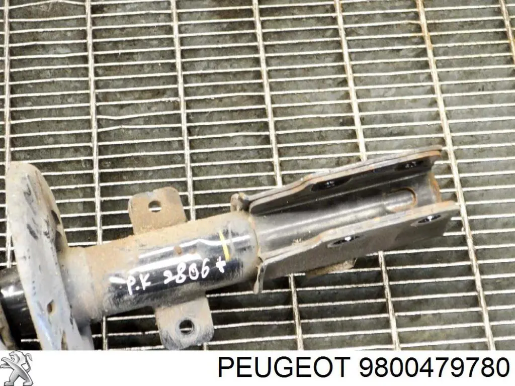 Compre 9800479780 Peugeot/Citroen Suporte de amortecedor dianteiro