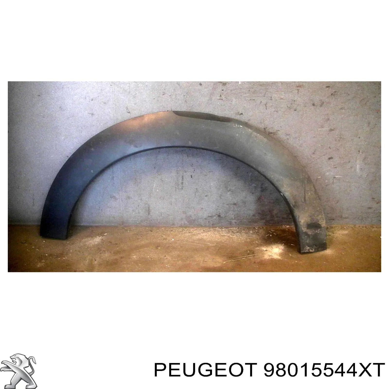 98015544XT Peugeot/Citroen Expansor esquerdo (placa sobreposta) de arco do pára-lama traseiro