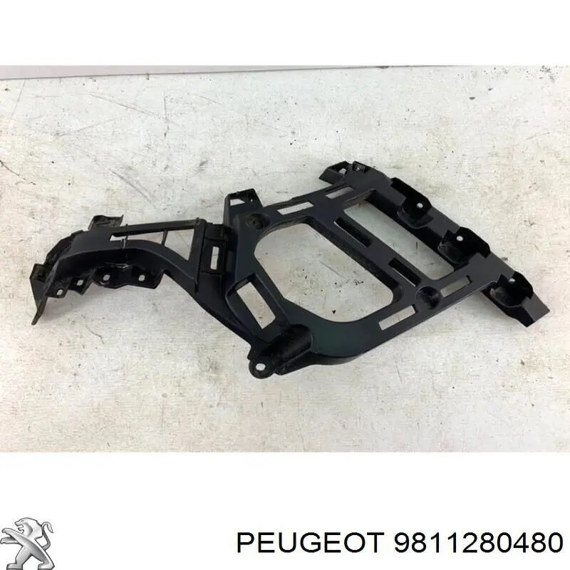 Guia esquerda do pára-choque traseiro Peugeot/Citroen 9811280480 preço, a partir de 59,27 USD