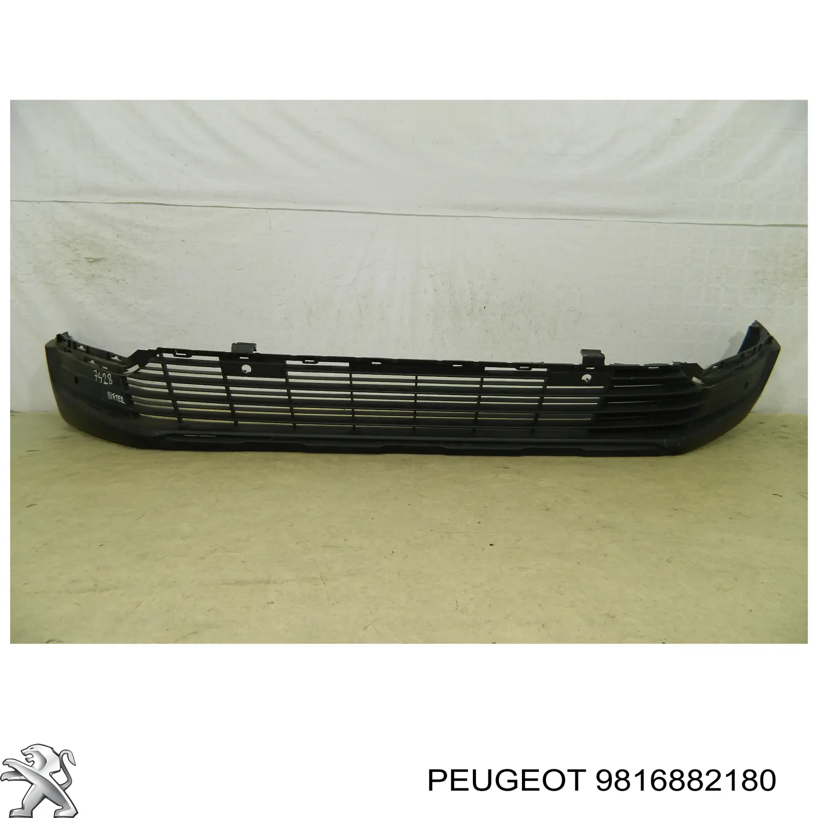 Pára-choque dianteiro, parte inferior Peugeot/Citroen 9816882180