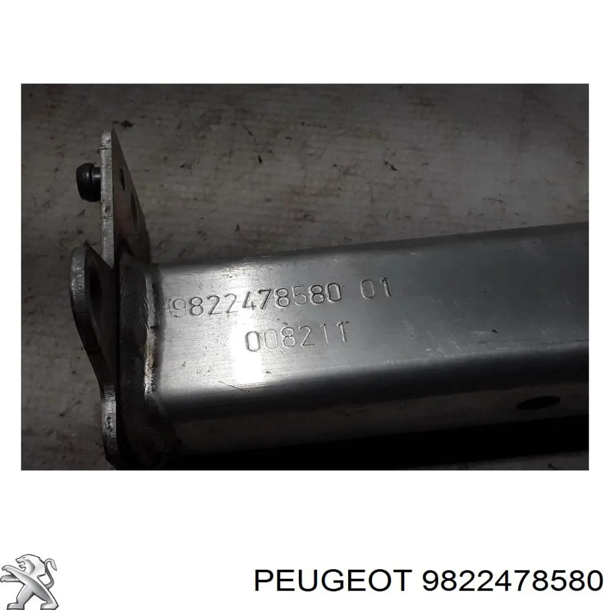 Consola do pára-choque dianteiro direito 9822478580 Peugeot/Citroen