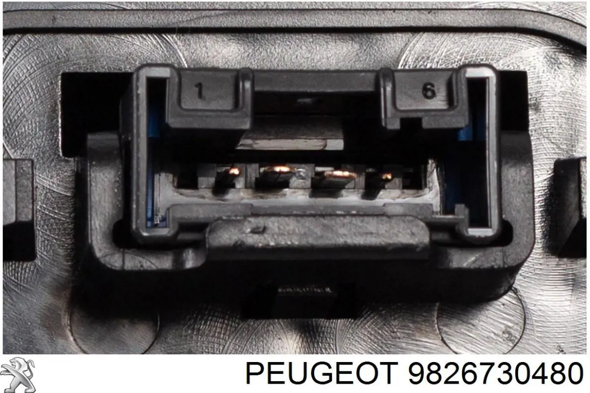 Lanterna traseira esquerda externa 9826730480 Peugeot/Citroen