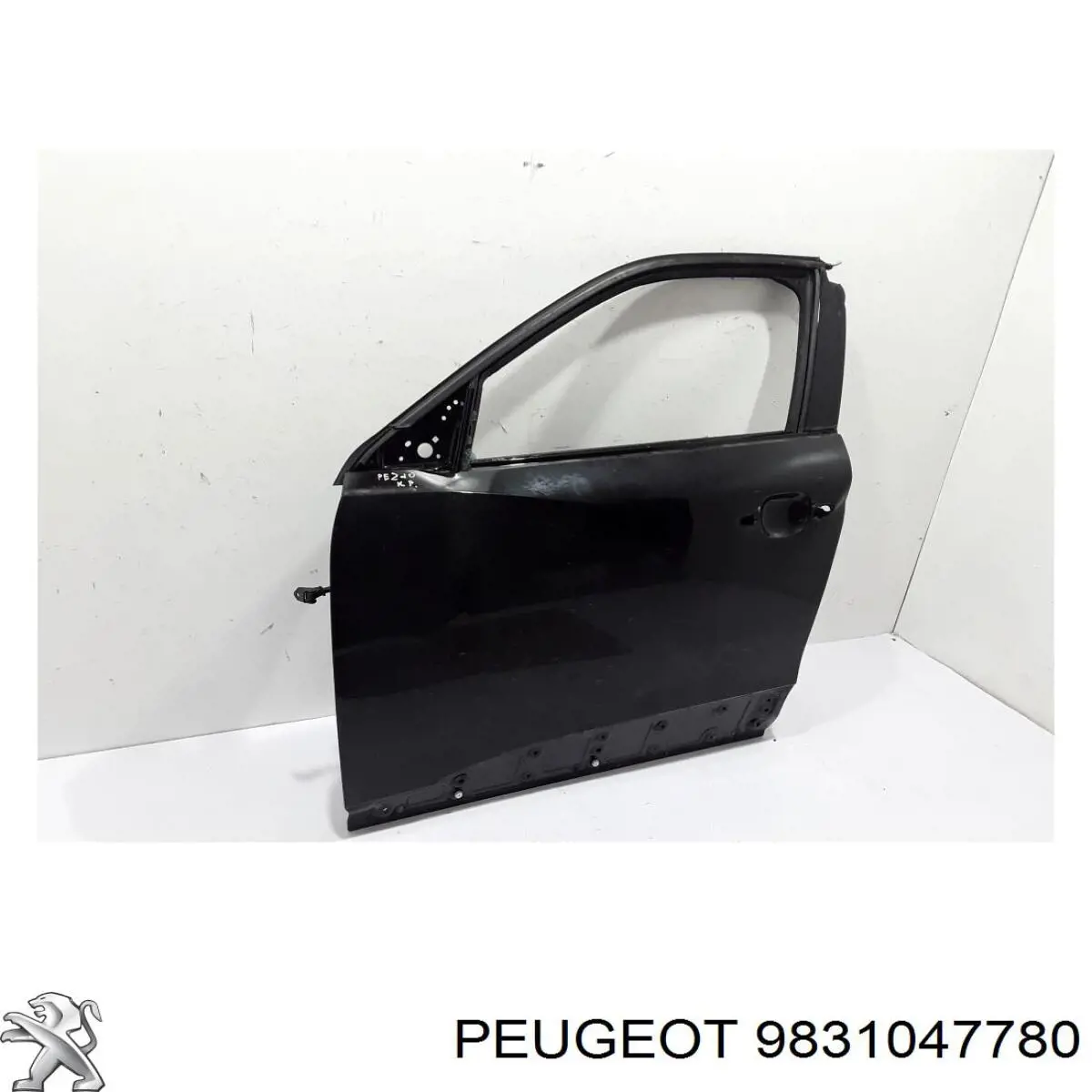Porta dianteira esquerda Peugeot/Citroen 9831047780