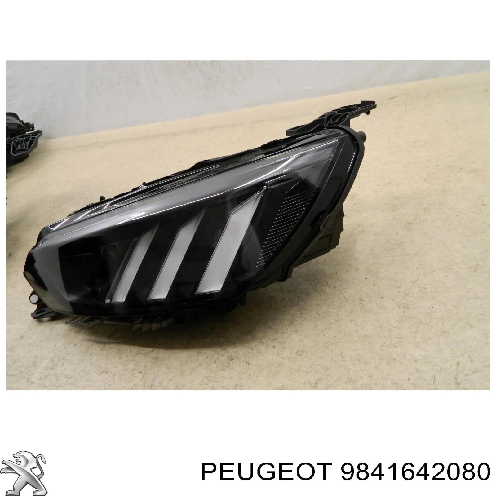 Luz esquerda Peugeot/Citroen 9841642080 preço, a partir de 565,94 USD