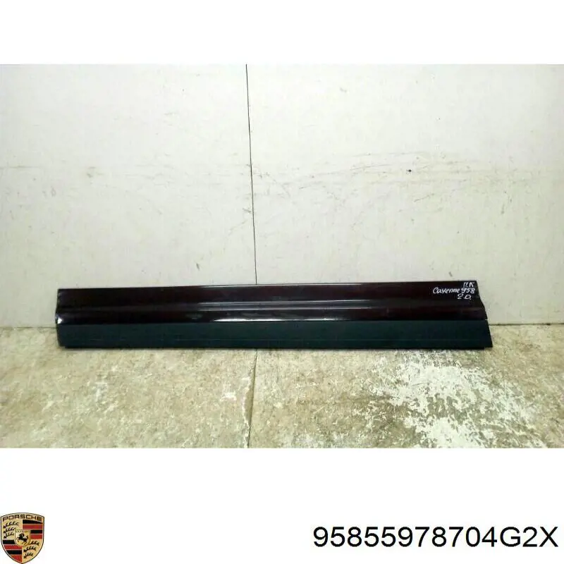 Compre 95855978704G2X VAG Moldura da porta dianteira esquerda inferior