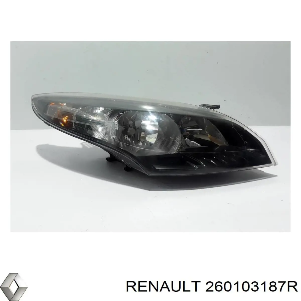 Luz direita 260103187R Renault (RVI)