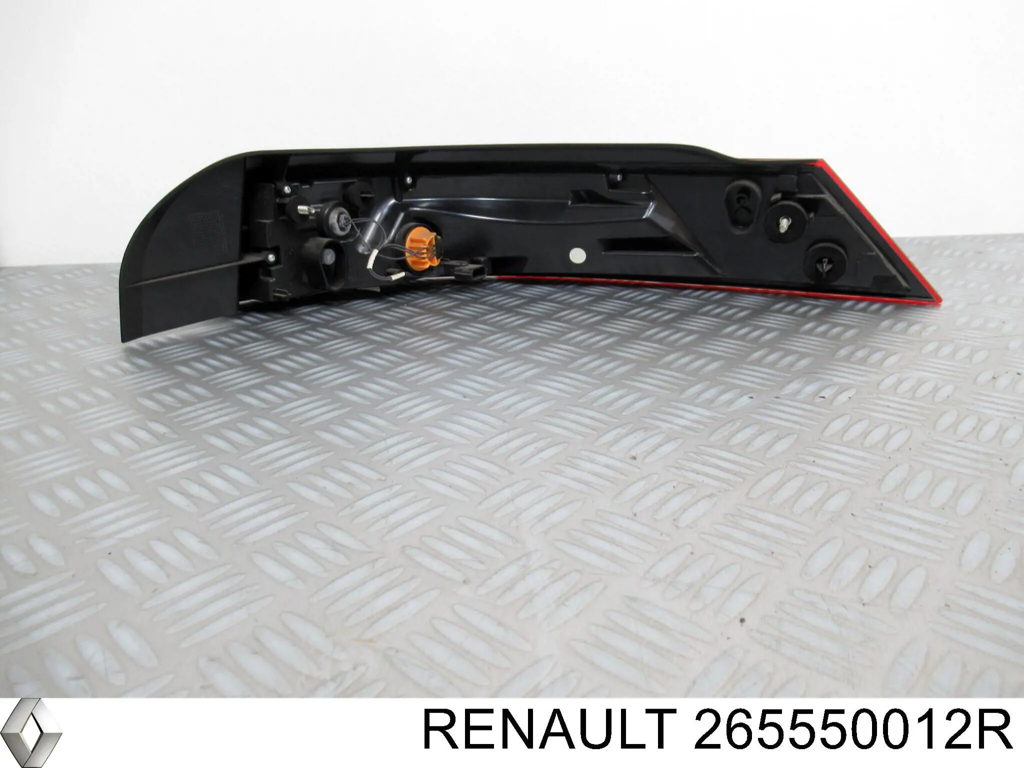 Lanterna traseira esquerda 265550012R Renault (RVI)