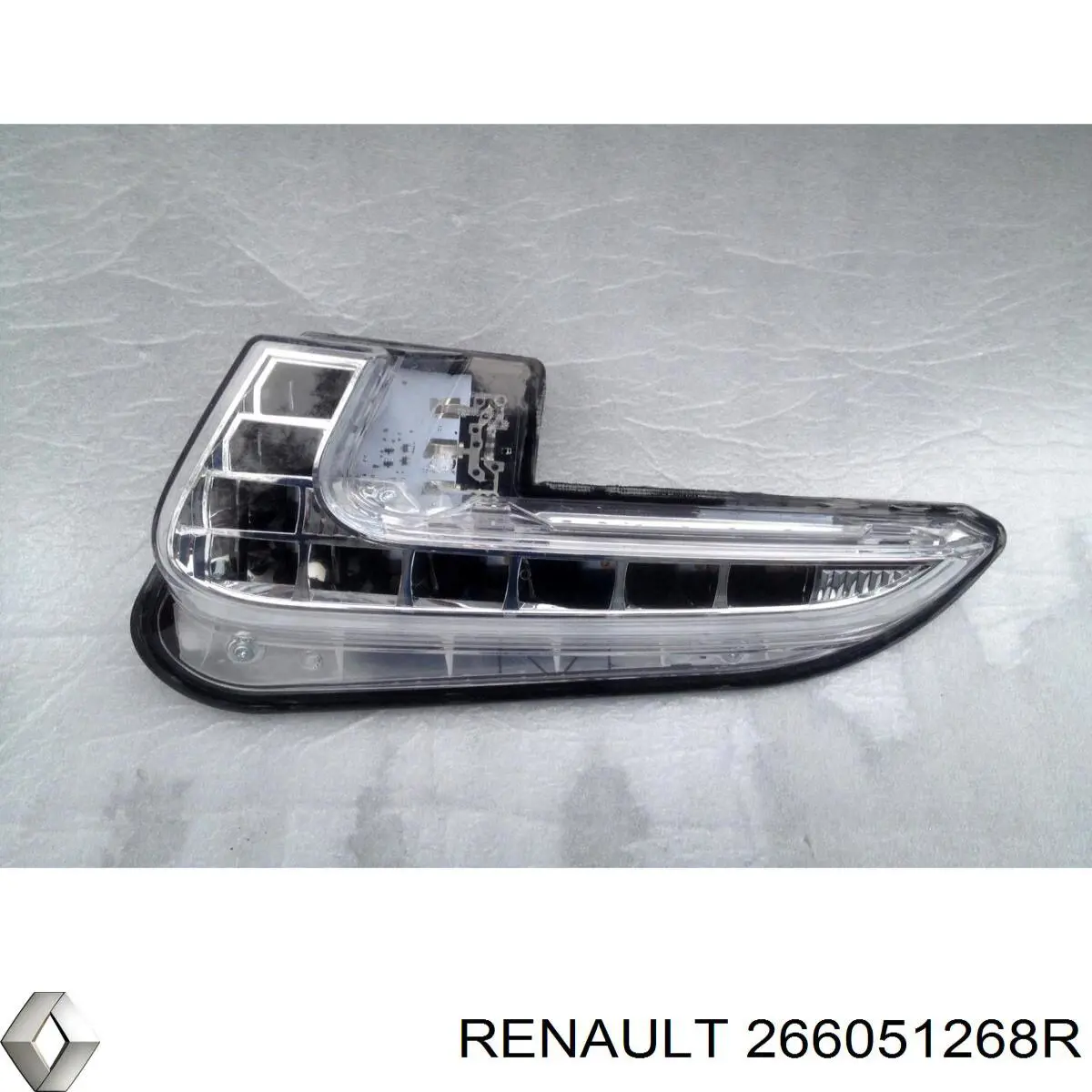 266051268R Renault (RVI) Luzes máximas esquerdas