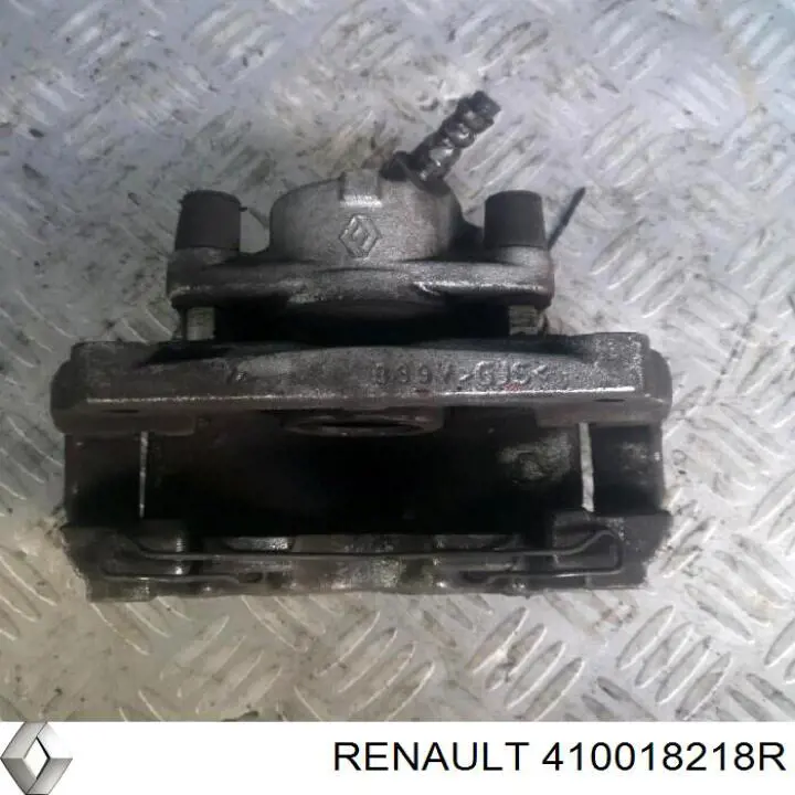 410018218R Renault (RVI) Suporte do freio dianteiro direito
