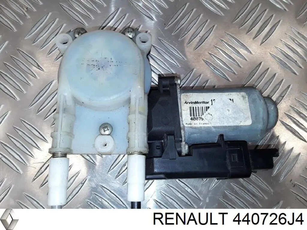 Motor de acionamento de vidro da porta dianteira direita 440726J4 Renault (RVI)