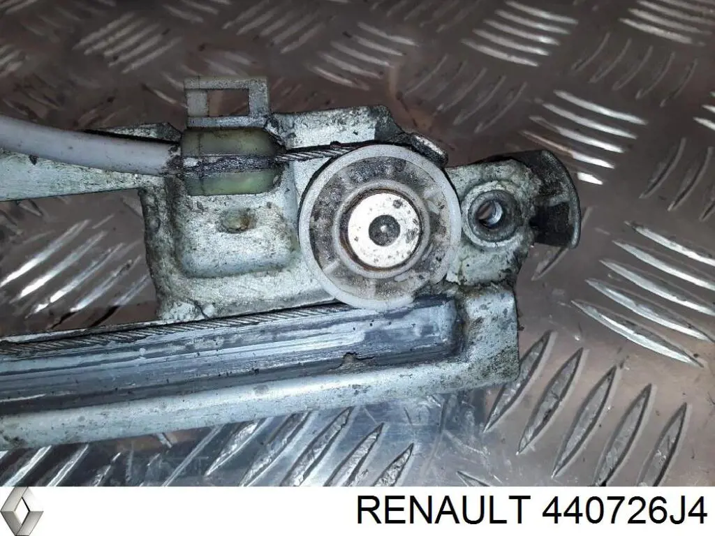 Motor de acionamento de vidro da porta dianteira direita 440726J4 Renault (RVI)