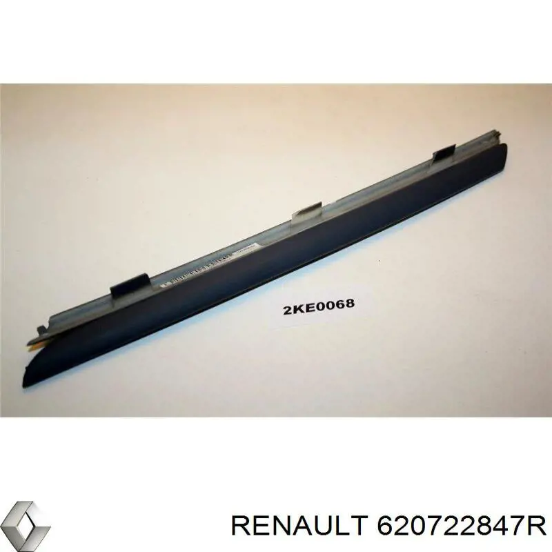620722847R Renault (RVI) Moldura de grelha do radiador