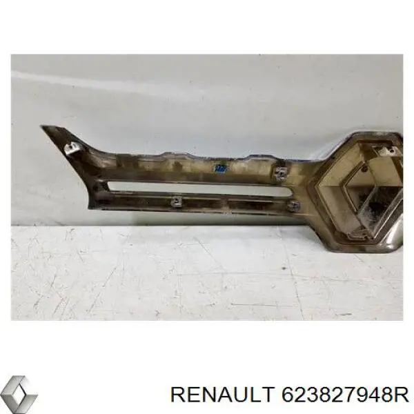 Placa sobreposta (carcaça) de grelha do radiador 623827948R Renault (RVI)