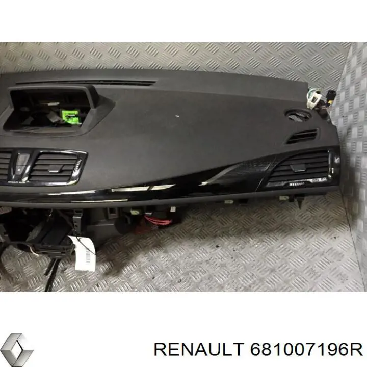 Painel de salão dianteira do "painel de instrumentos" Renault (RVI) 681007196R preço, a partir de 272,41 USD