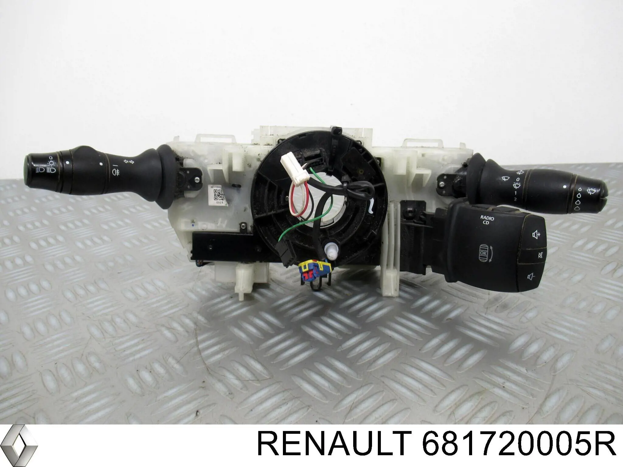 Comutador instalado na coluna da direção, montado Renault (RVI) 681720005R preço, a partir de 66,59 USD