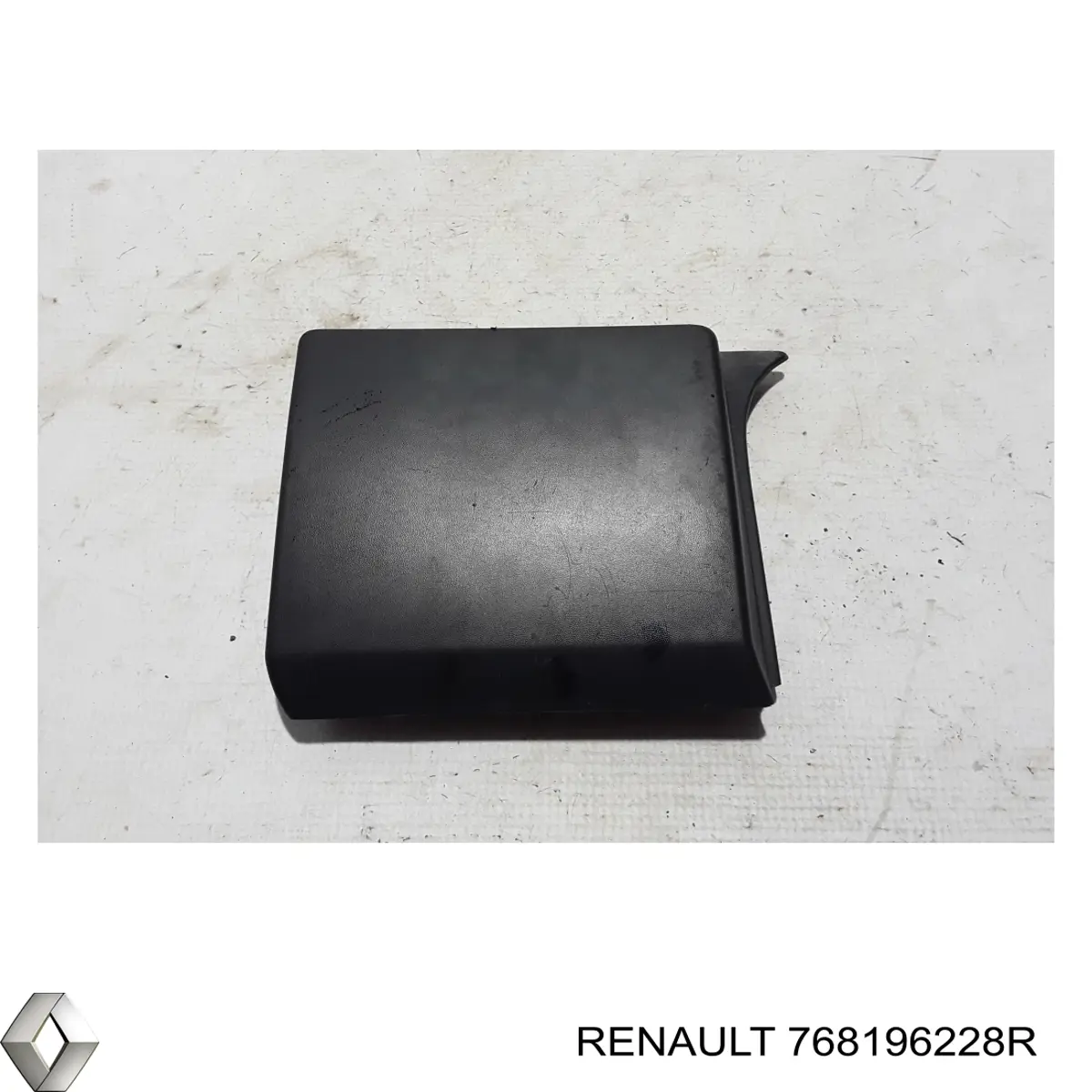 768196228R Renault (RVI) Placa sobreposta externa dianteira esquerda de suporte de carroçaria