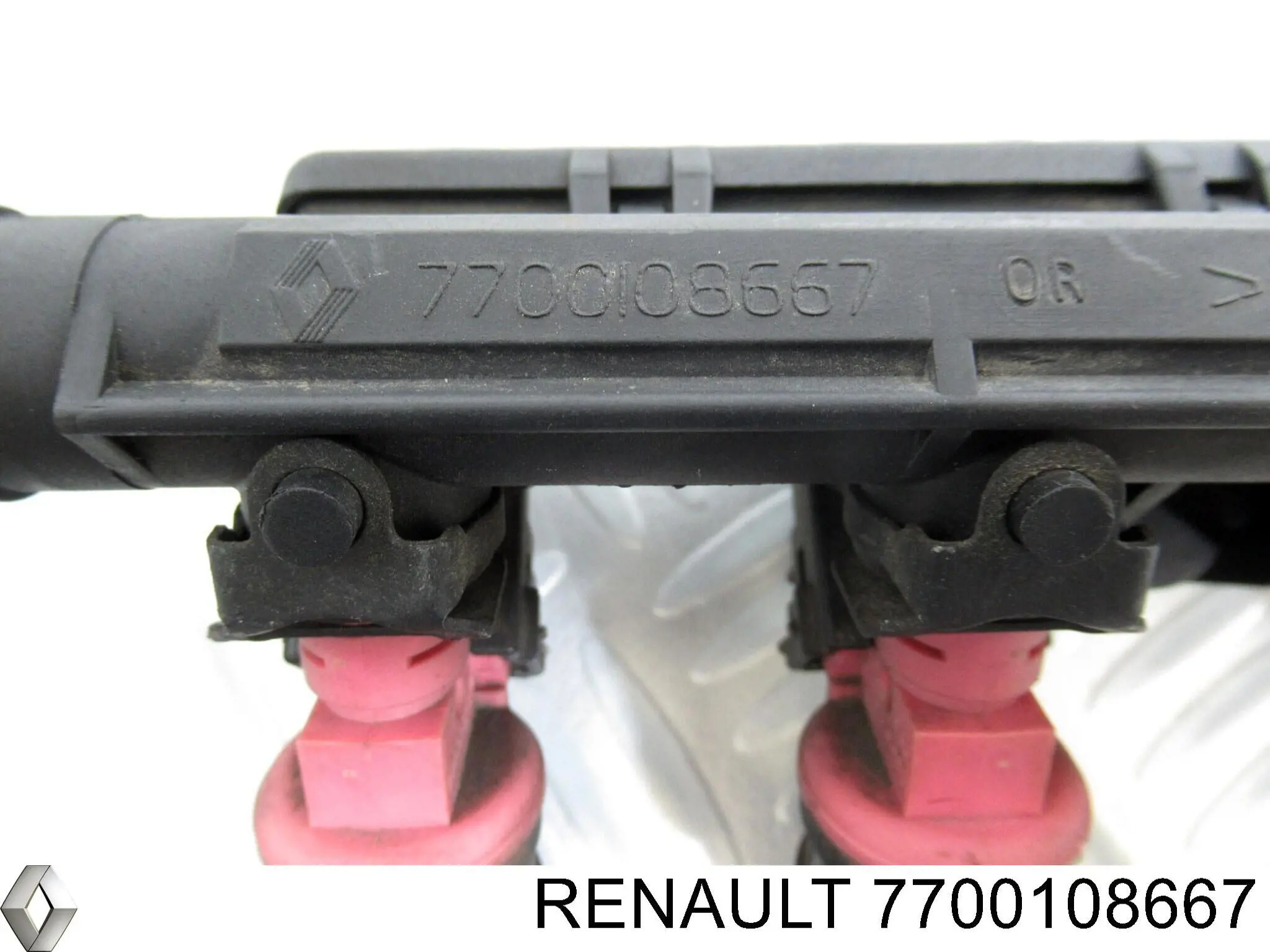 7700108667 Renault (RVI) Distribuidor de combustível (rampa)