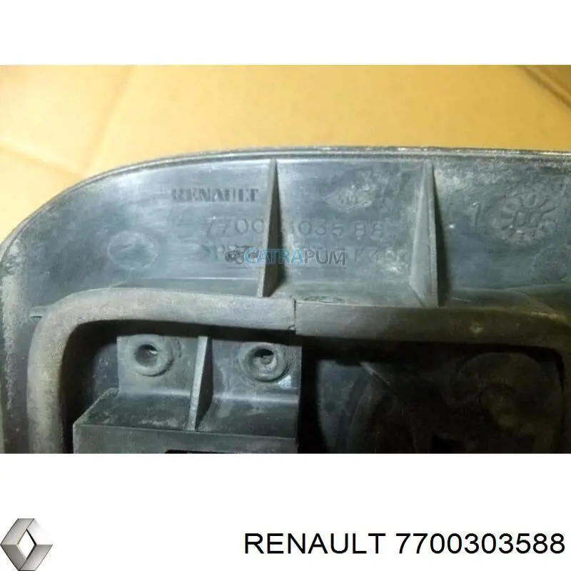 7700303588 Renault (RVI) Maçaneta esquerda externa da porta traseira (batente)