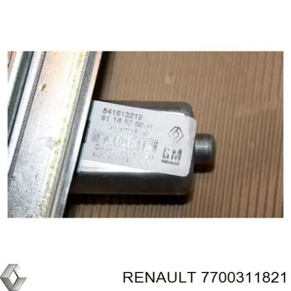 Compre 7700311821 Renault (RVI) Mecanismo de acionamento de vidro da porta dianteira direita