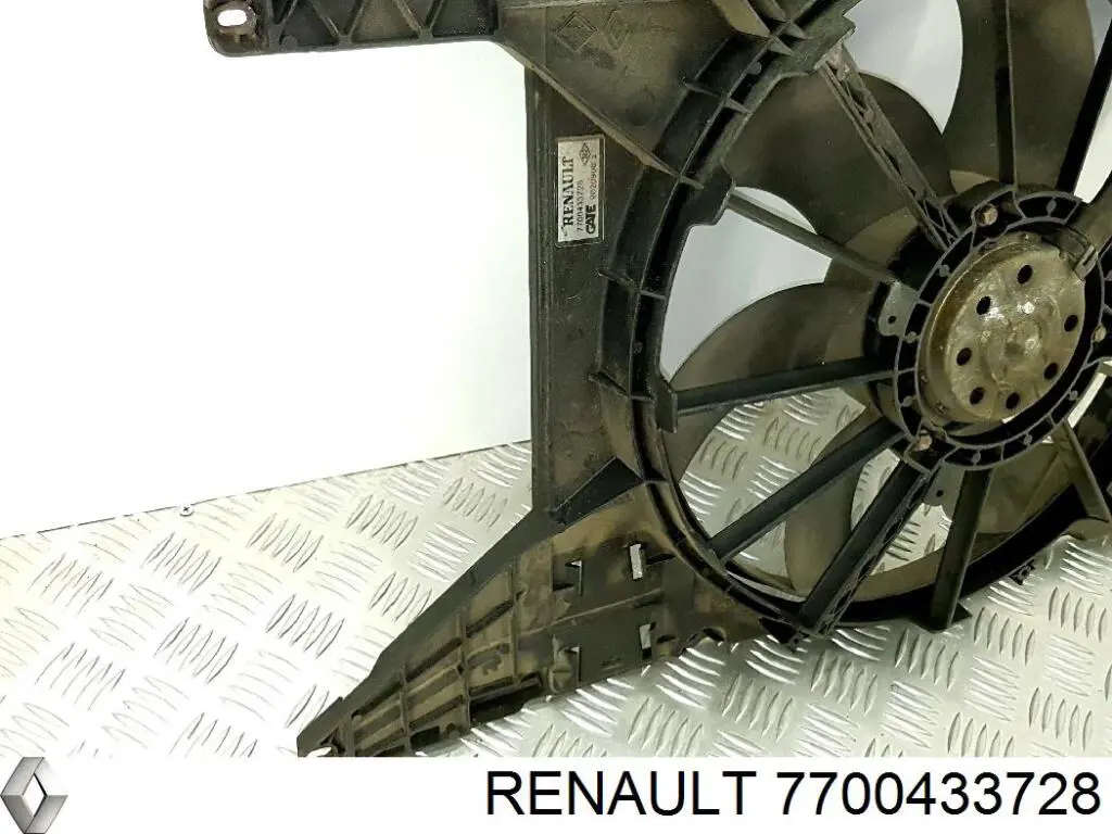 Difusor do radiador de esfriamento 7700433728 Renault (RVI)