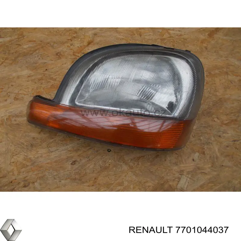 7701044037 Renault (RVI) Luz esquerda