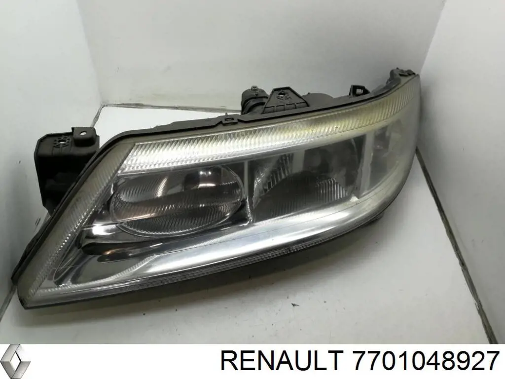 7701048927 Renault (RVI) Luz esquerda
