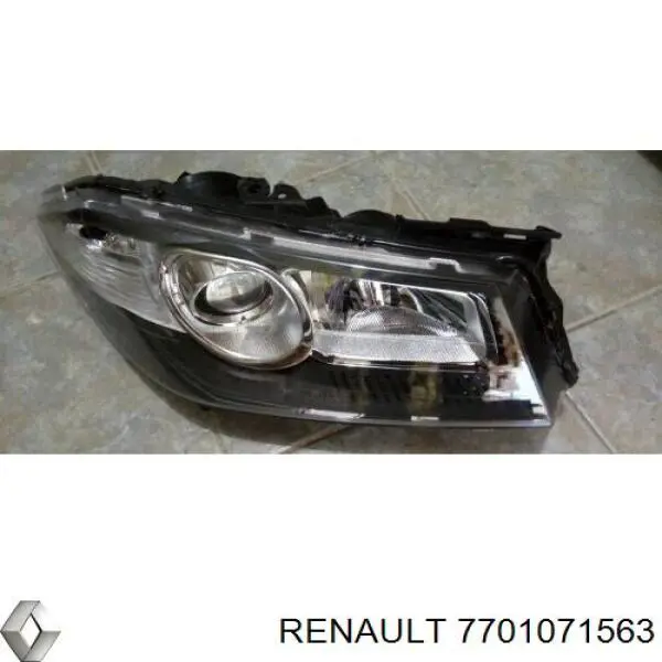 7701071563 Renault (RVI) Luz direita