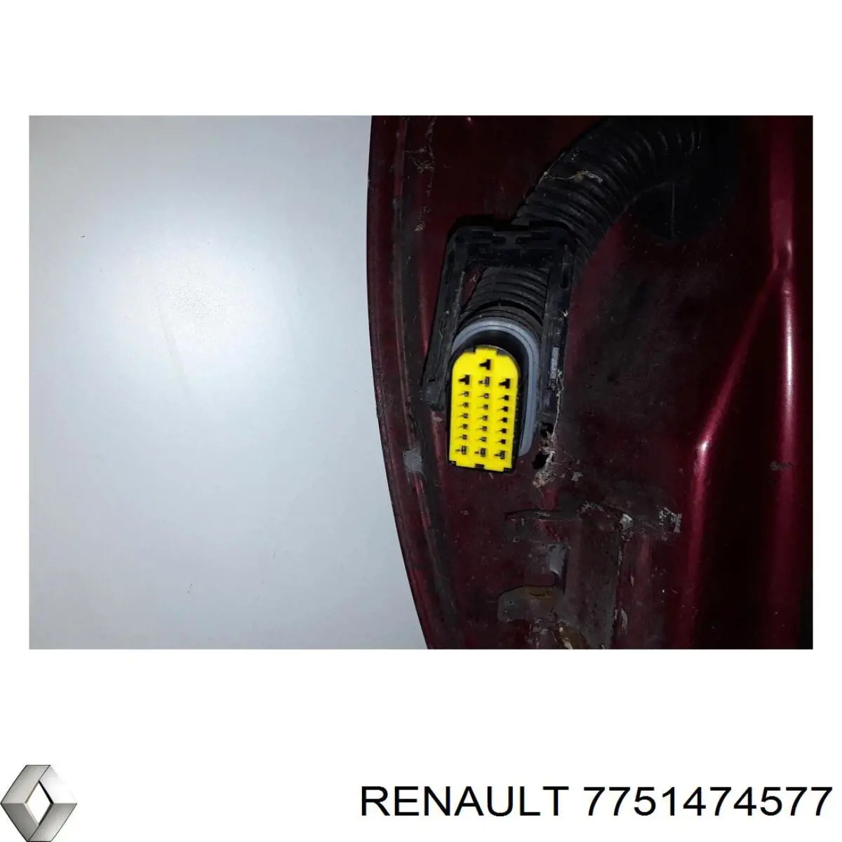Porta dianteira direita Renault (RVI) 7751474577 preço, a partir de 151,79 USD