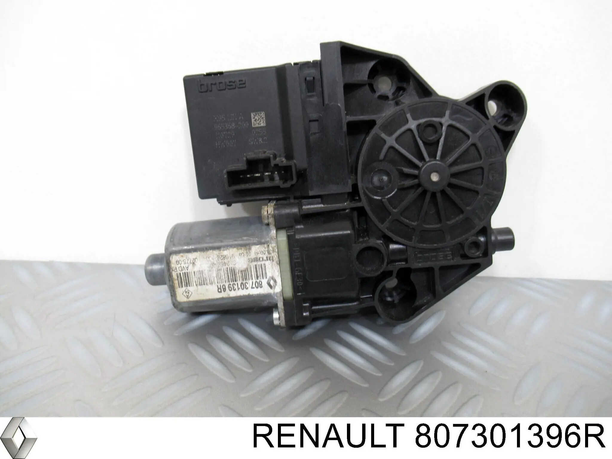 807301396R Renault (RVI) Motor de acionamento de vidro da porta dianteira direita