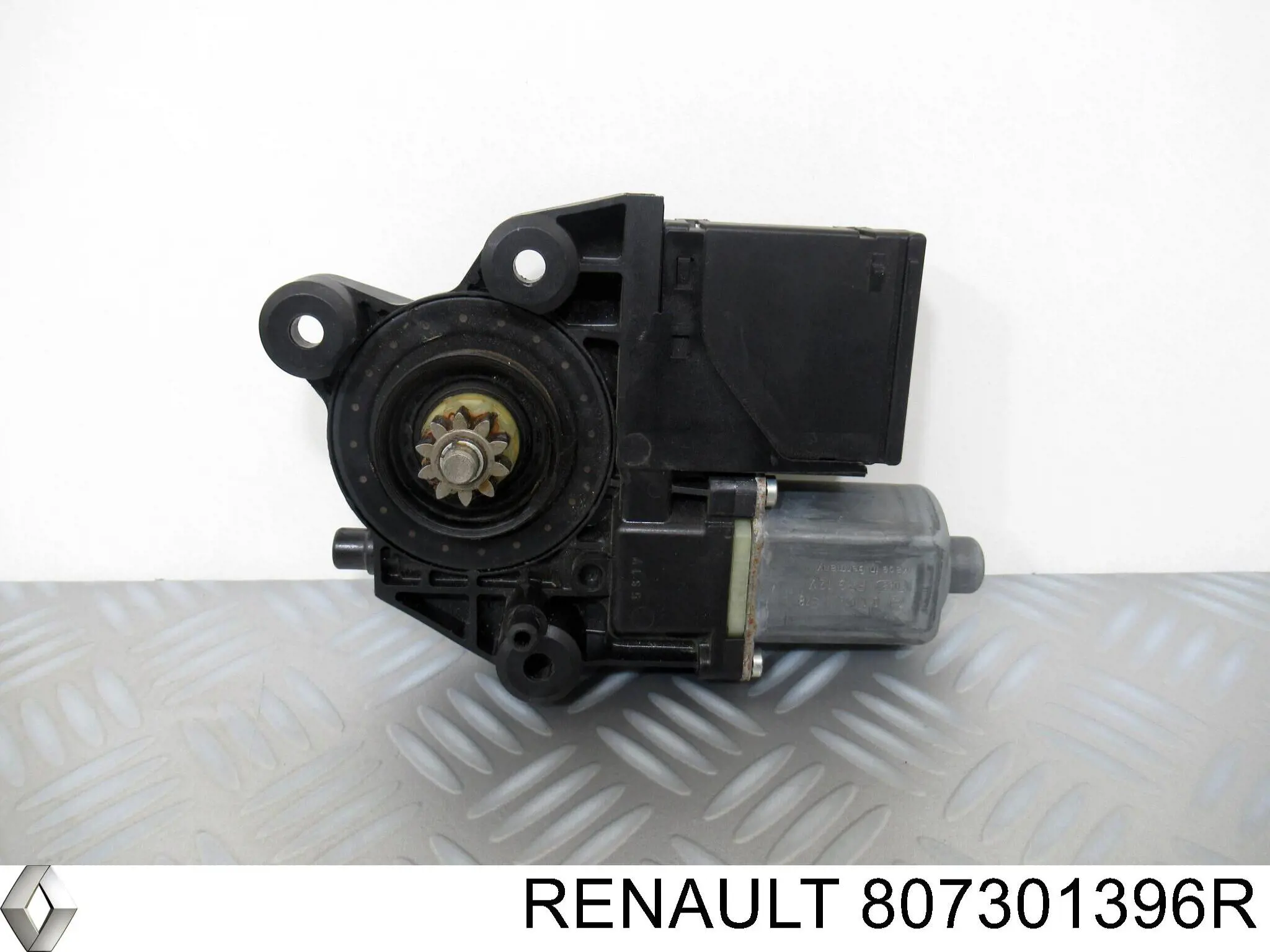 Motor de acionamento de vidro da porta dianteira direita Renault (RVI) 807301396R preço, a partir de 44,27 USD