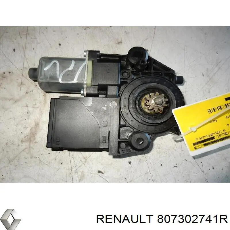 Compre 807302741R Renault (RVI) Motor de acionamento de vidro da porta dianteira direita