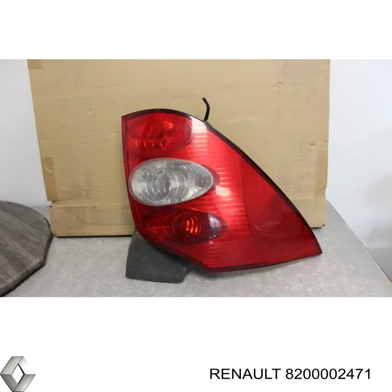 Compre 8200002471 Renault (RVI) Lanterna traseira esquerda