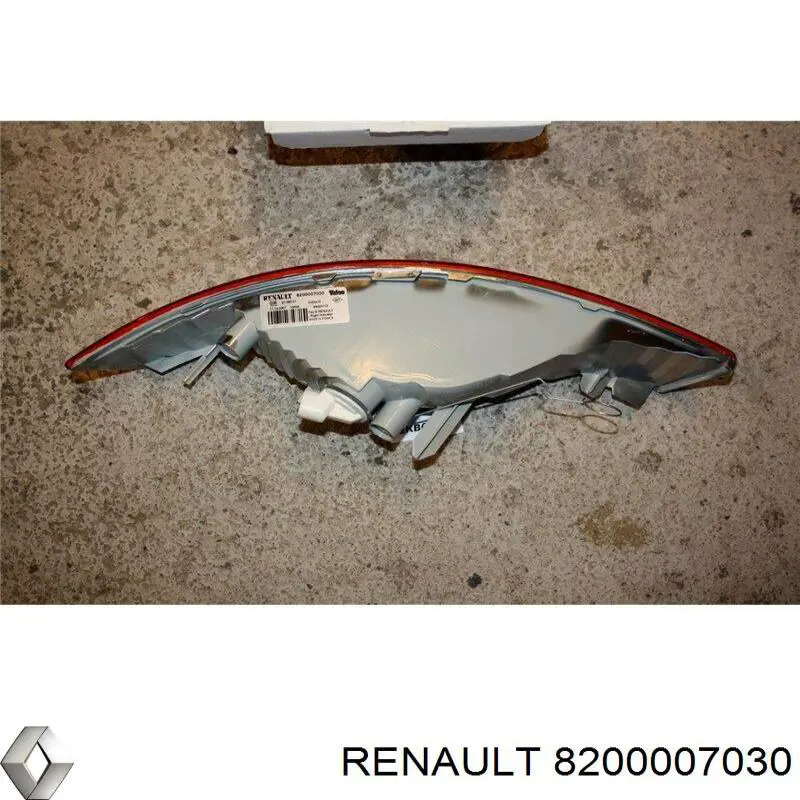 Pisca-pisca direito Renault (RVI) 8200007030 preço, a partir de 40,86 USD