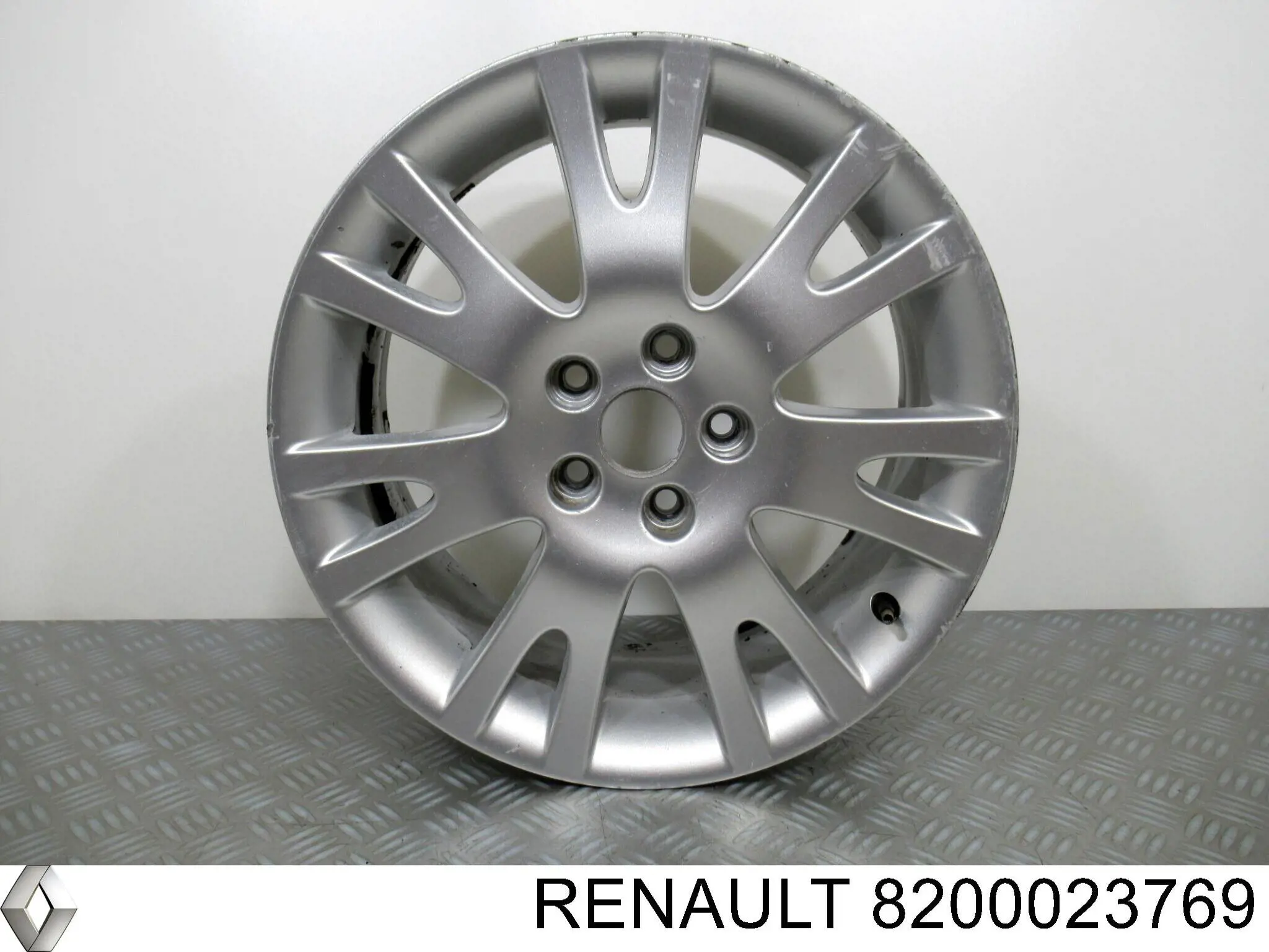 8200023769 Renault (RVI) Discos de roda de aleação ligeira (de aleação ligeira, de titânio)