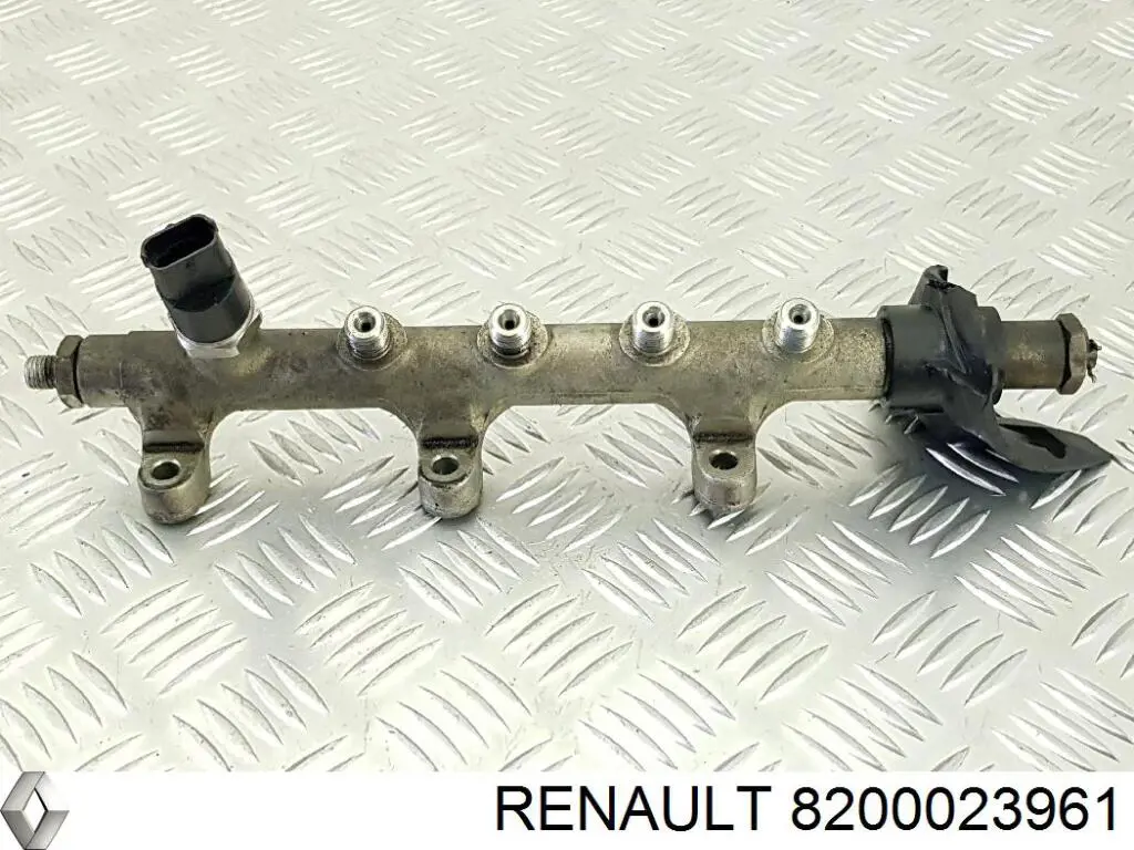 8200023961 Renault (RVI) Distribuidor de combustível (rampa)