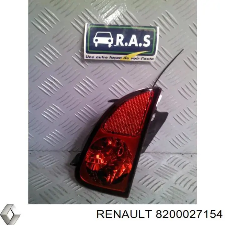 Compre 8200027154 Renault (RVI) Lanterna do pára-choque traseiro direito